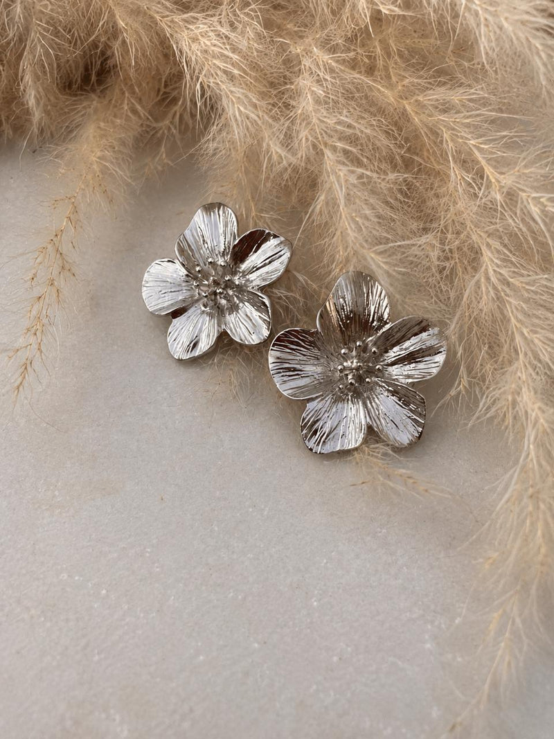 Aros flor plateadas