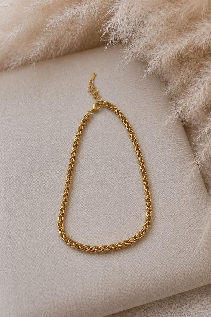 Collar cruzado grueso bañado en oro 18K