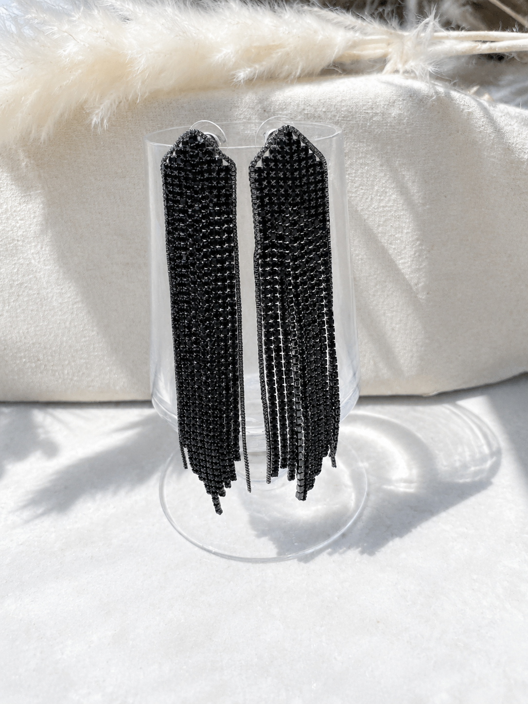 Aros colgantes efecto cadena brillos negros