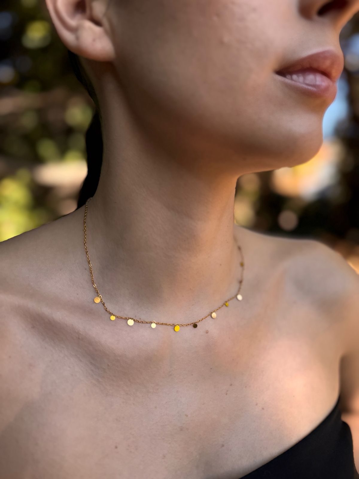 Collar cadena con detalles circulares 18K