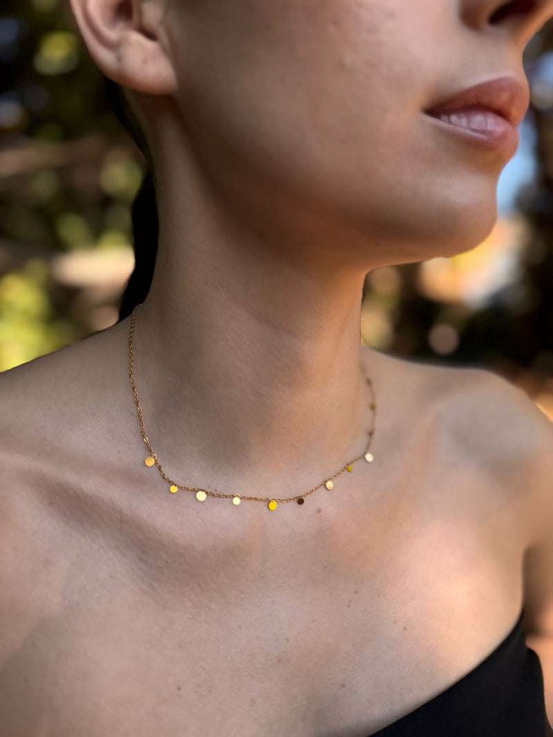 Collar cadena con detalles circulares 18K
