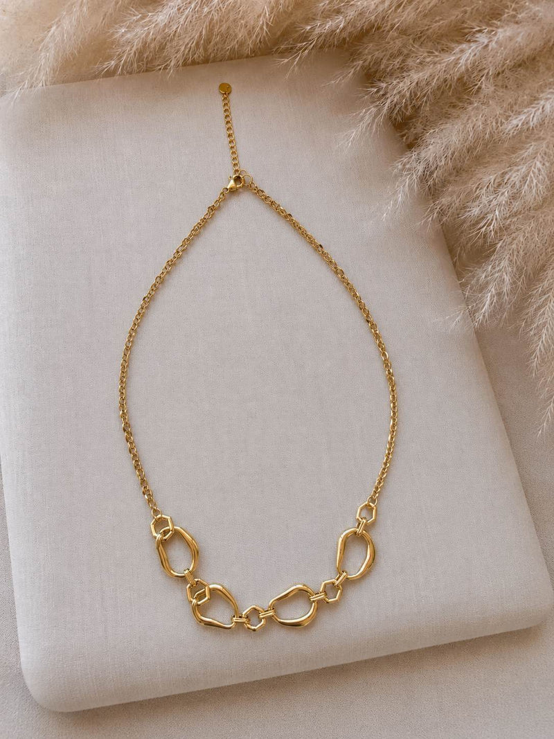 Collar de eslabón dorado bañando en oro 18k