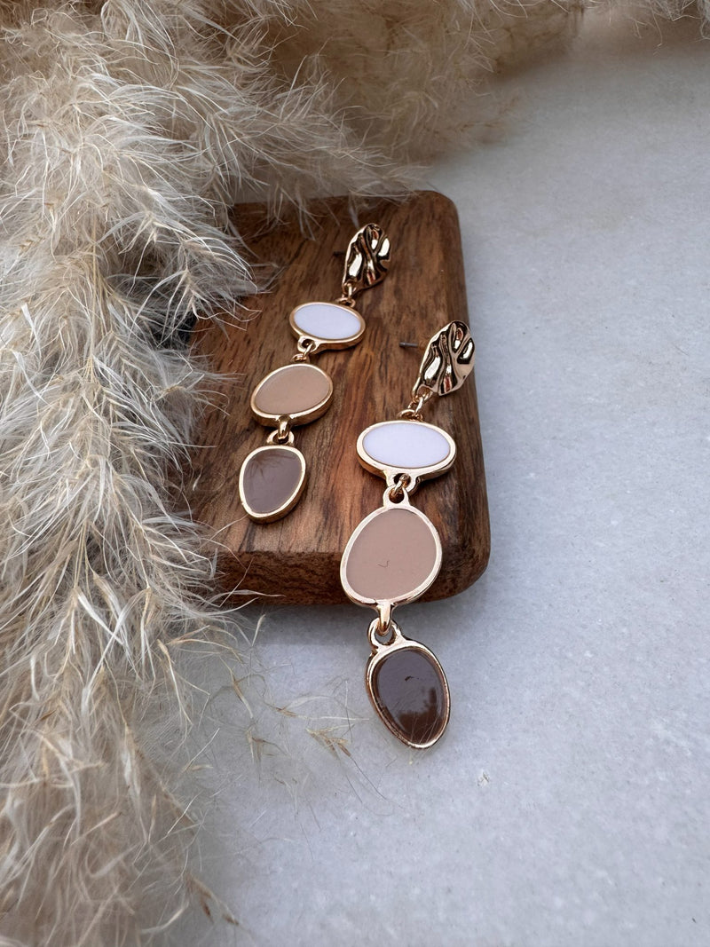 Aros colgantes en tonos