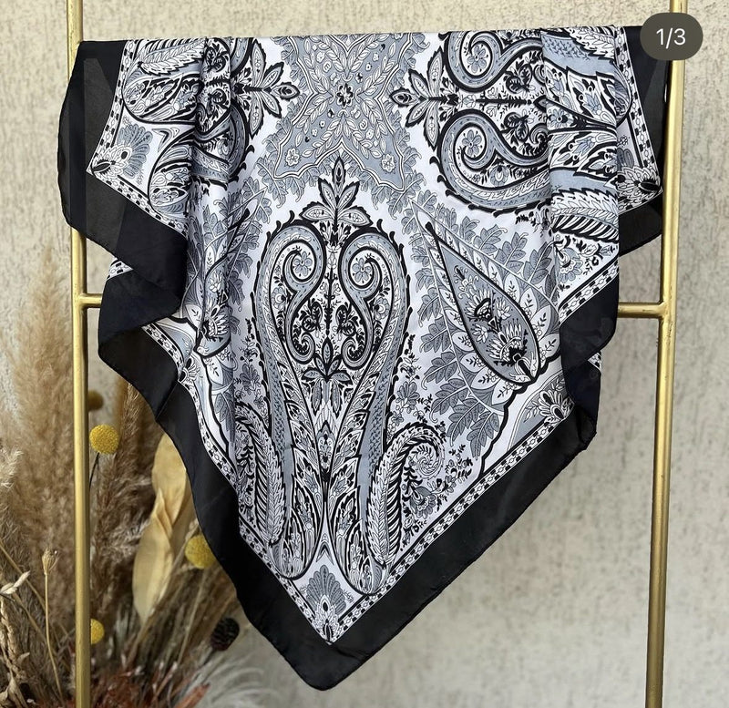 Pañuelo satinado tonos y blanco