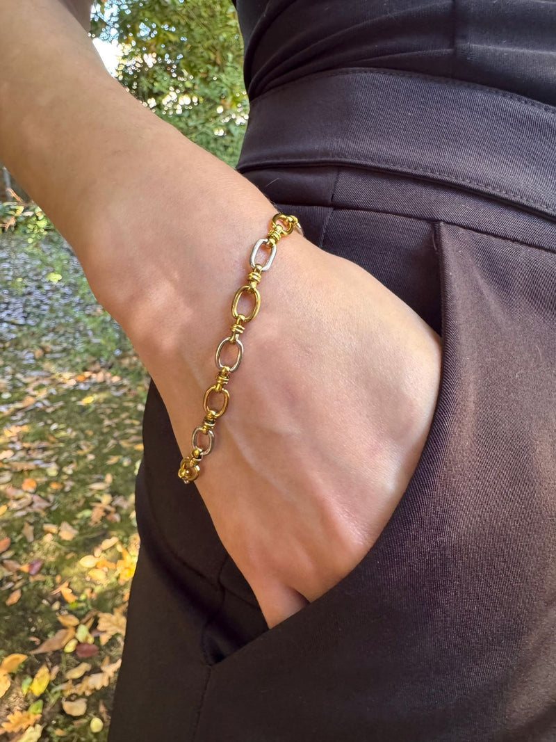 Pulsera de eslabón bañado en oro 18K con detalles de eslabones de plata